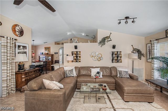 905 NE 17th ST, Cape Coral, FL 33909