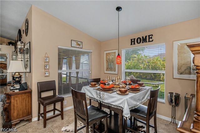 905 NE 17th ST, Cape Coral, FL 33909