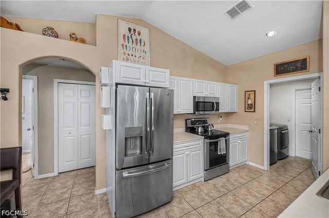 905 NE 17th ST, Cape Coral, FL 33909