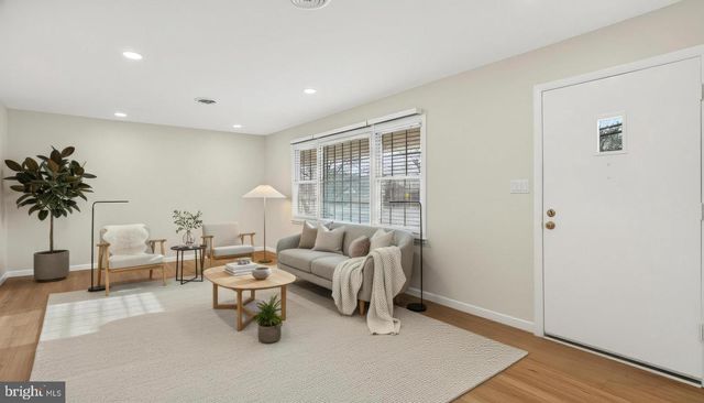 7922 CRAIN HWY S, Glen Burnie, MD 21061