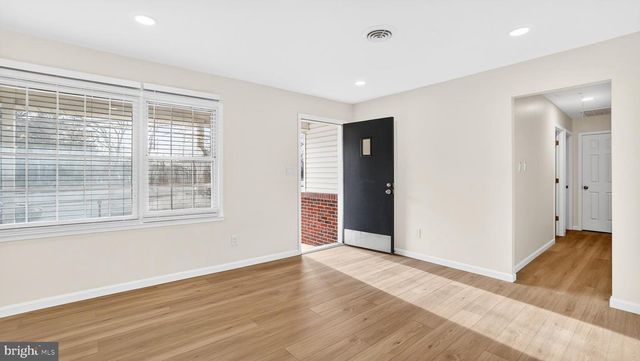 7922 CRAIN HWY S, Glen Burnie, MD 21061