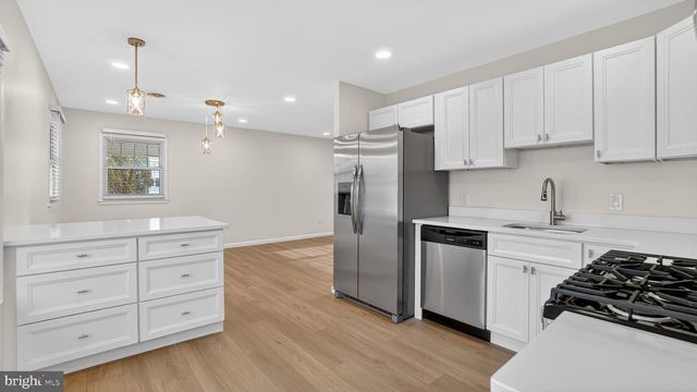 7922 CRAIN HWY S, Glen Burnie, MD 21061