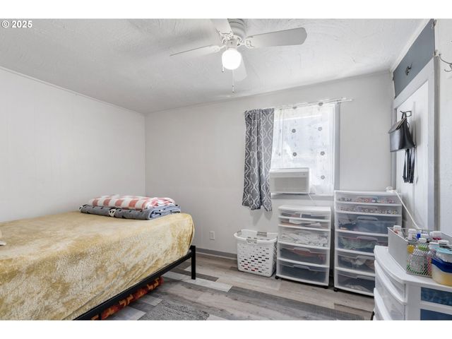 1508 E 12TH St, The Dalles, OR 97058