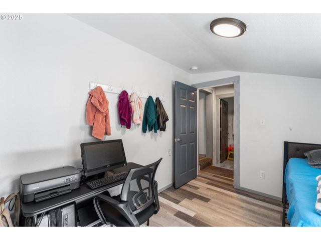 1508 E 12TH St, The Dalles, OR 97058