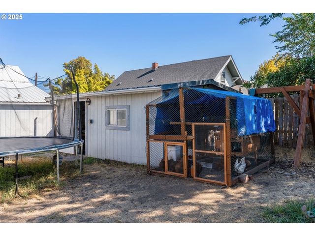 1508 E 12TH St, The Dalles, OR 97058