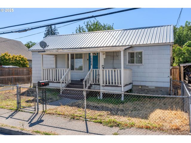 1508 E 12TH St, The Dalles, OR 97058