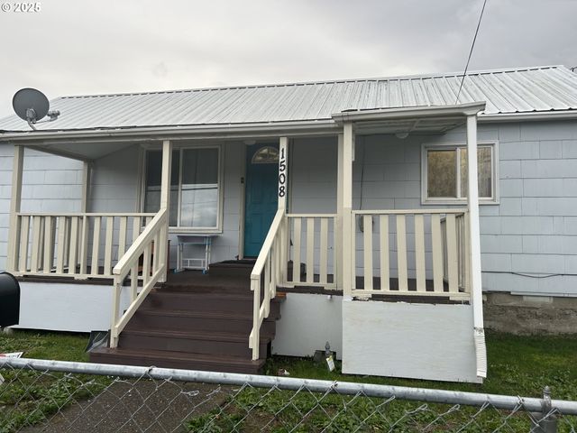 1508 E 12TH St, The Dalles, OR 97058