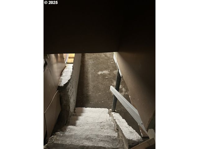 1508 E 12TH St, The Dalles, OR 97058