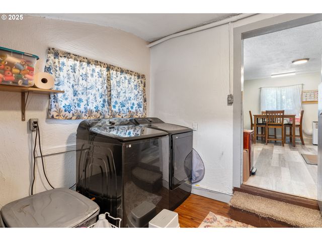 1508 E 12TH St, The Dalles, OR 97058