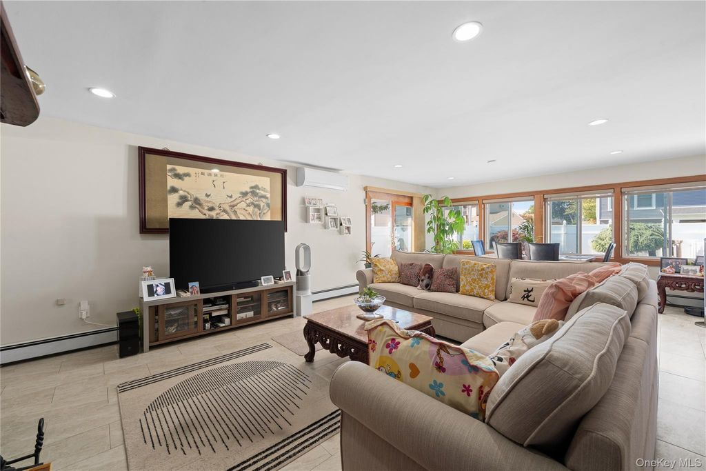 27 Eden Lane, Levittown, NY 11756 — photo 2