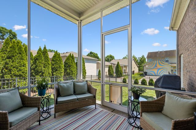5003 Clover Meadows Dr, Franklin, TN 37067