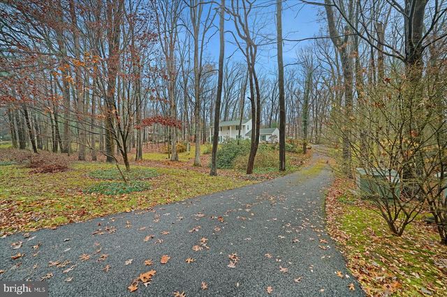 661 CRANDALL DR, State College, PA 16803