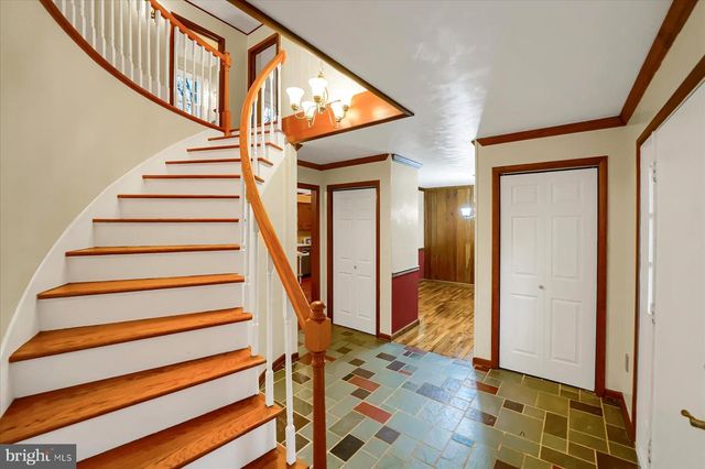 661 CRANDALL DR, State College, PA 16803