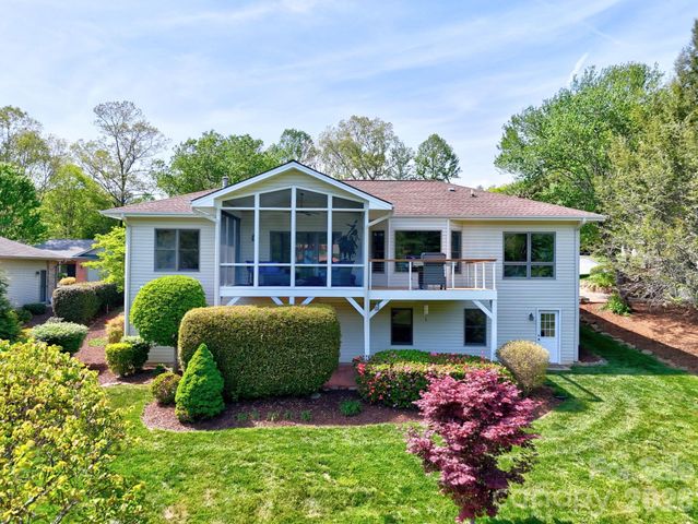 108 Fairway Knoll Drive 108, Hendersonville, NC 28739