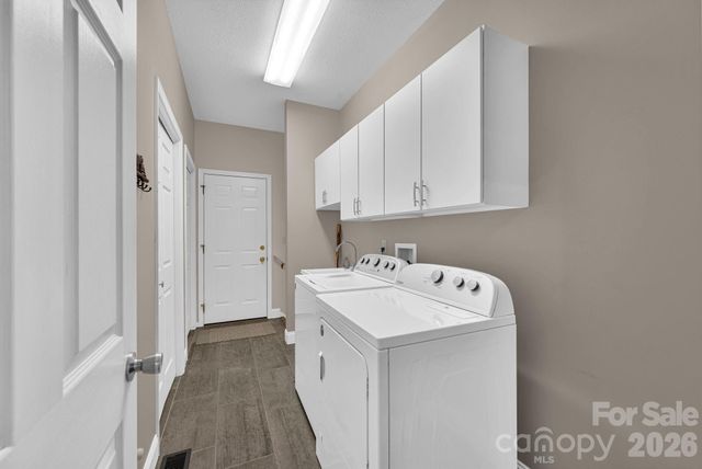108 Fairway Knoll Drive 108, Hendersonville, NC 28739