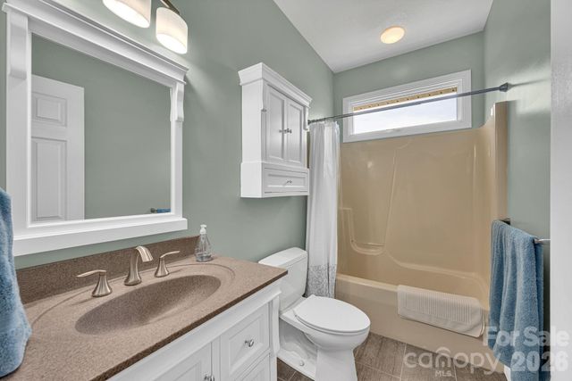 108 Fairway Knoll Drive 108, Hendersonville, NC 28739