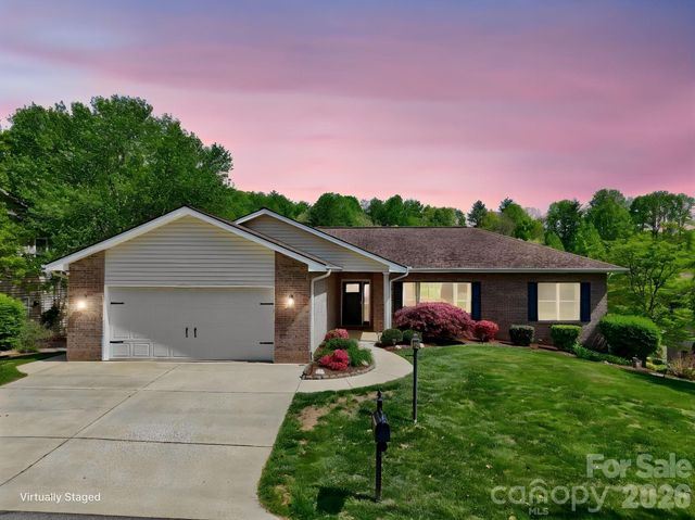 108 Fairway Knoll Drive 108, Hendersonville, NC 28739