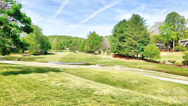 108 Fairway Knoll Drive 108, Hendersonville, NC 28739