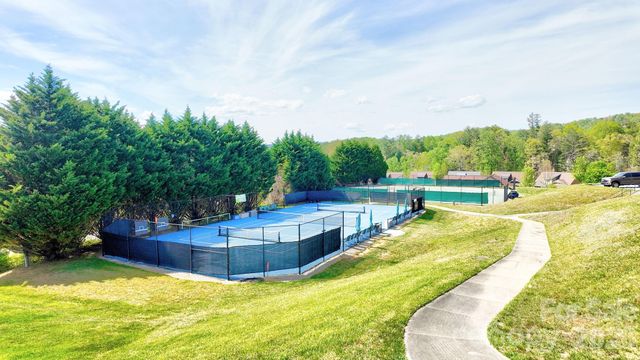 108 Fairway Knoll Drive 108, Hendersonville, NC 28739