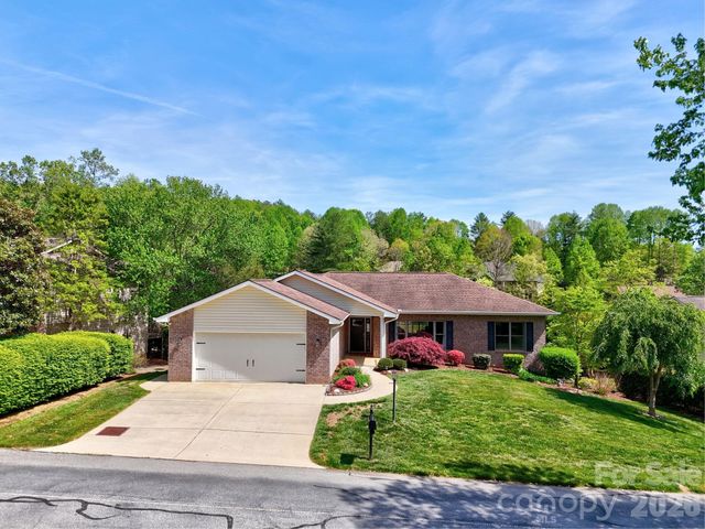108 Fairway Knoll Drive 108, Hendersonville, NC 28739