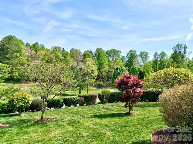 108 Fairway Knoll Drive 108, Hendersonville, NC 28739