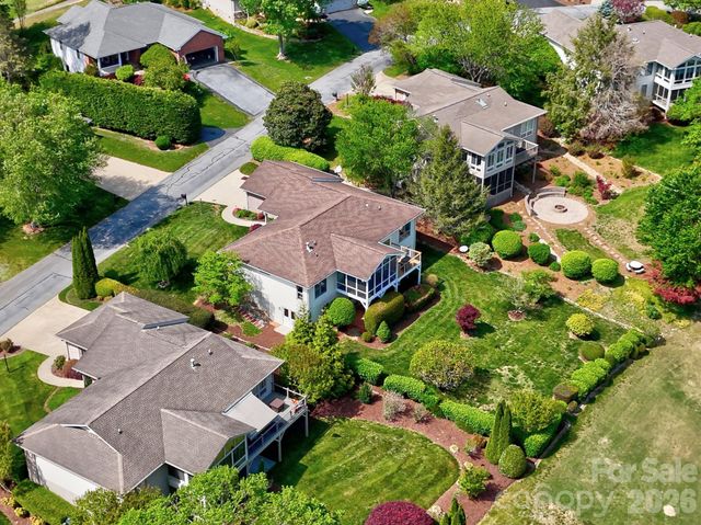 108 Fairway Knoll Drive 108, Hendersonville, NC 28739