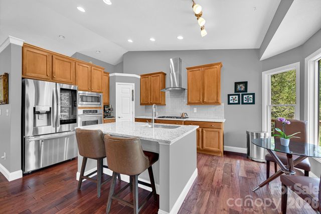 108 Fairway Knoll Drive 108, Hendersonville, NC 28739