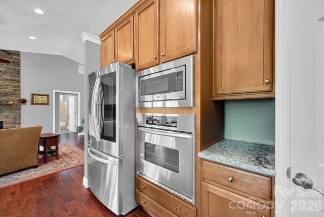 108 Fairway Knoll Drive 108, Hendersonville, NC 28739