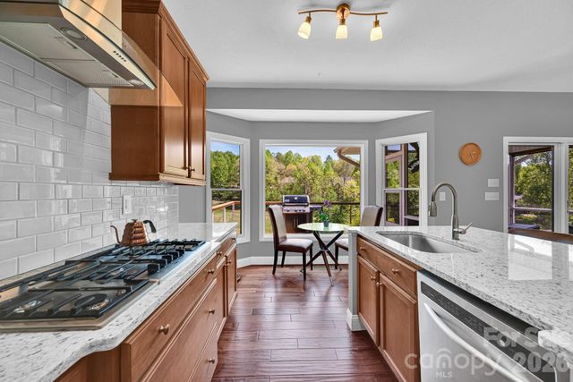 108 Fairway Knoll Drive 108, Hendersonville, NC 28739
