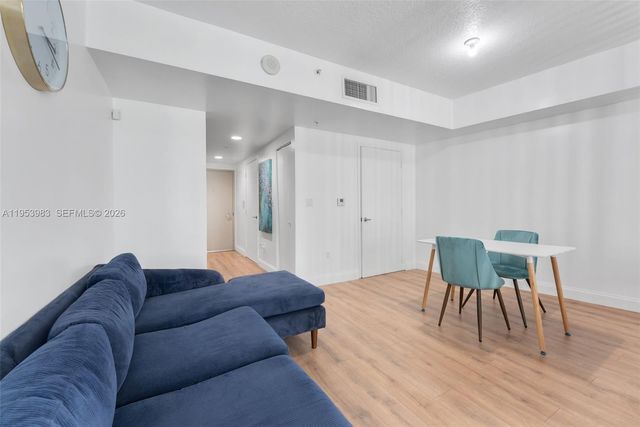 1750 N Bayshore Dr 1407, Miami, FL 33132