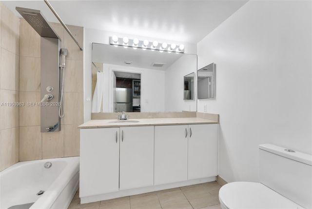 1750 N Bayshore Dr 1407, Miami, FL 33132