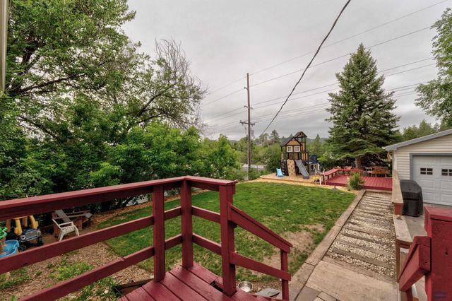 2511 WILSON AVE, Hot Springs, SD 57747