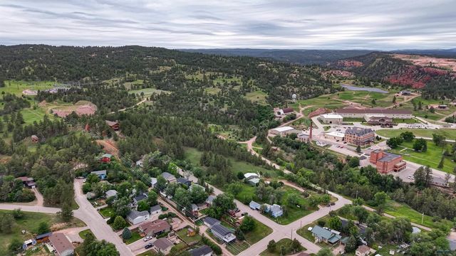 2511 WILSON AVE, Hot Springs, SD 57747