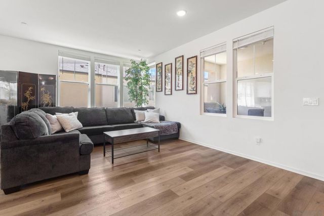 5301 Calle Rockfish 98, San Diego, CA 92154