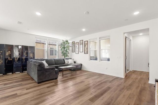 5301 Calle Rockfish 98, San Diego, CA 92154