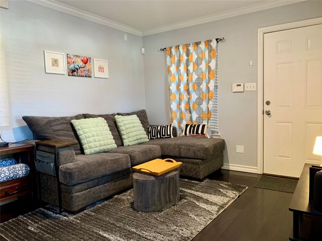 407 E 45th ST 116, Austin, TX 78751