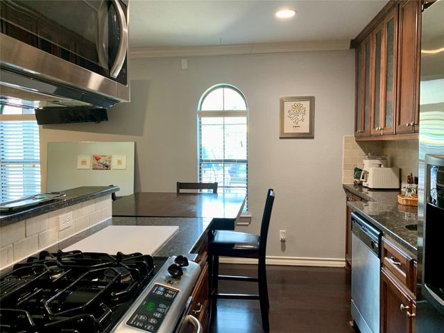 407 E 45th ST 116, Austin, TX 78751