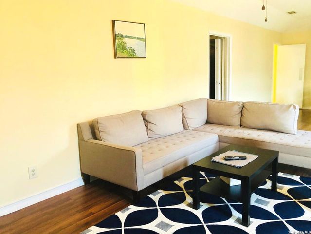 8033 N New Braunfels Ave Apt 300D, San Antonio, TX 78209