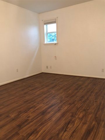 4236 Ruskin Street, Houston, TX 77005
