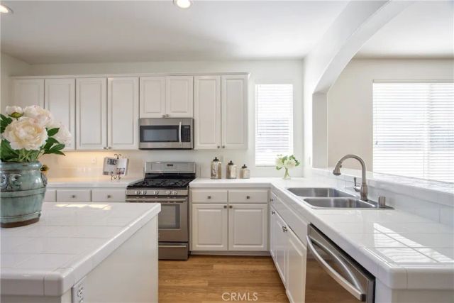 39531 Sierra Madre, Murrieta, CA 92563