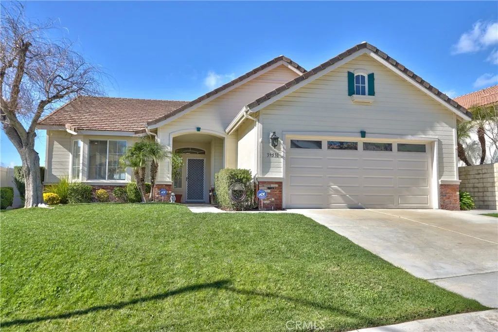 39531 Sierra Madre, Murrieta, CA 92563