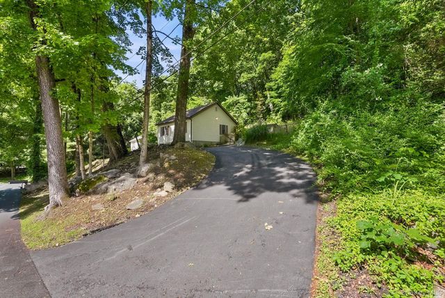 19 Woodlawn Road, Putnam Valley, NY 10579