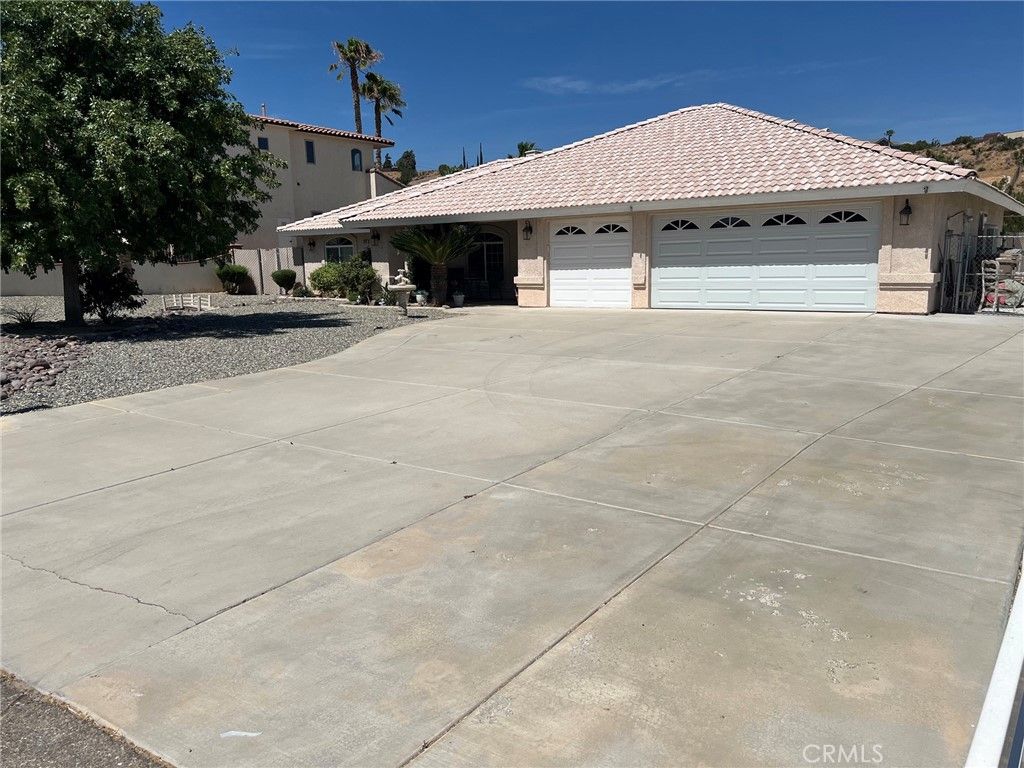 Image 1 of property listing at 7692 Calpella, Hesperia, CA 92345