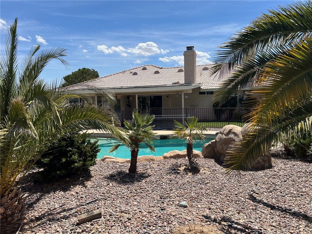 Image 25 of property listing at 7692 Calpella, Hesperia, CA 92345