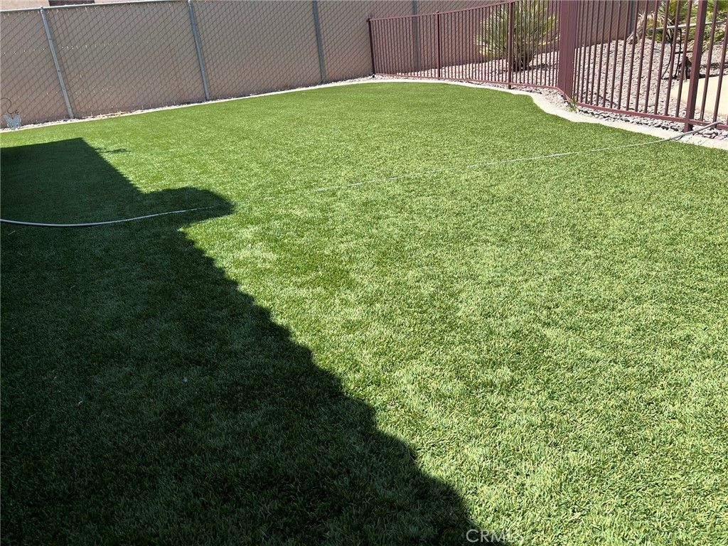Image 5 of property listing at 7692 Calpella, Hesperia, CA 92345