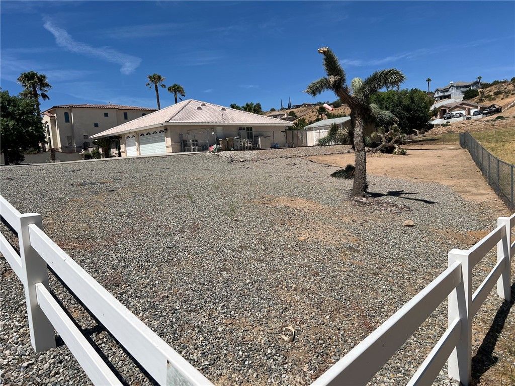 Image 50 of property listing at 7692 Calpella, Hesperia, CA 92345