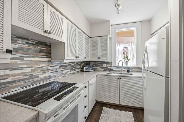 1221 N PALM AVENUE 203, Sarasota, FL 34236