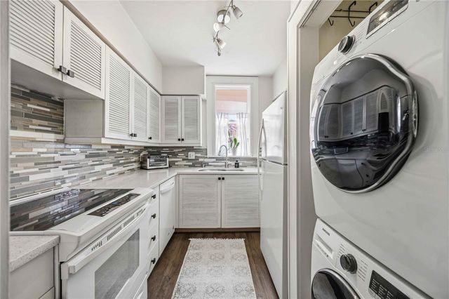 1221 N PALM AVENUE 203, Sarasota, FL 34236