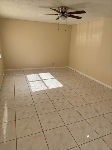 5841 Blueberry Ct 77, Lauderhill, FL 33313