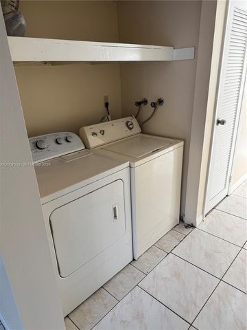 5841 Blueberry Ct 77, Lauderhill, FL 33313